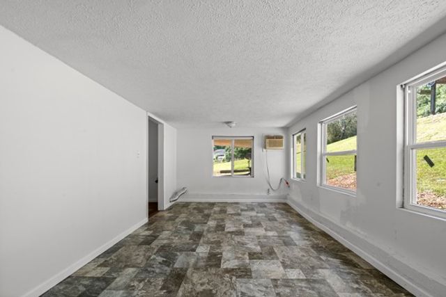 1110 King Rd, Centerville, TN 37033