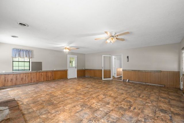 1110 King Rd, Centerville, TN 37033