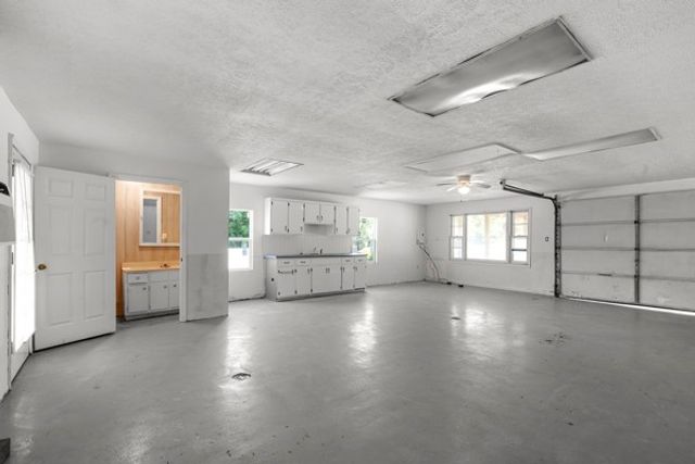 1110 King Rd, Centerville, TN 37033