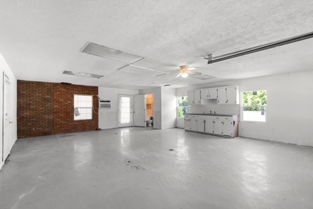 1110 King Rd, Centerville, TN 37033