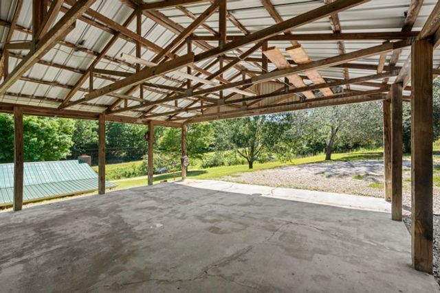 1110 King Rd, Centerville, TN 37033