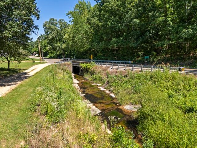 1110 King Rd, Centerville, TN 37033