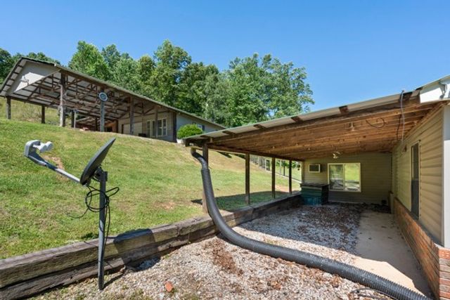 1110 King Rd, Centerville, TN 37033