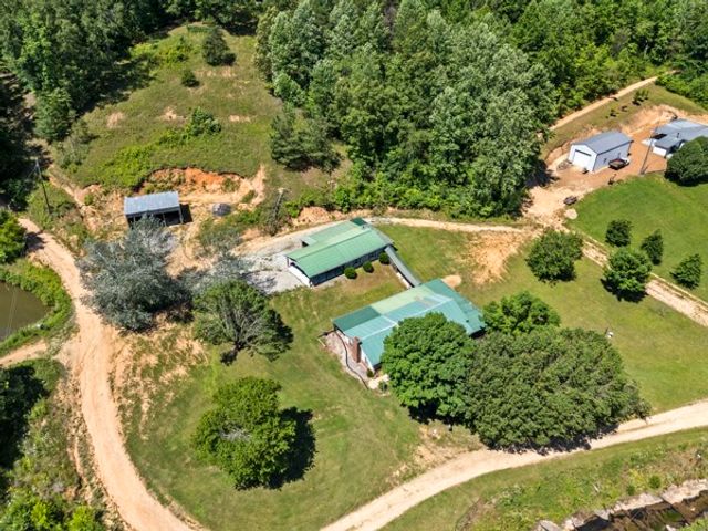 1110 King Rd, Centerville, TN 37033