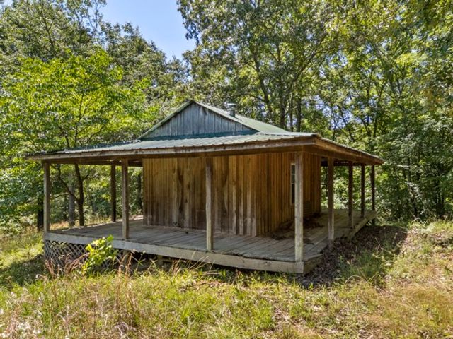 1110 King Rd, Centerville, TN 37033