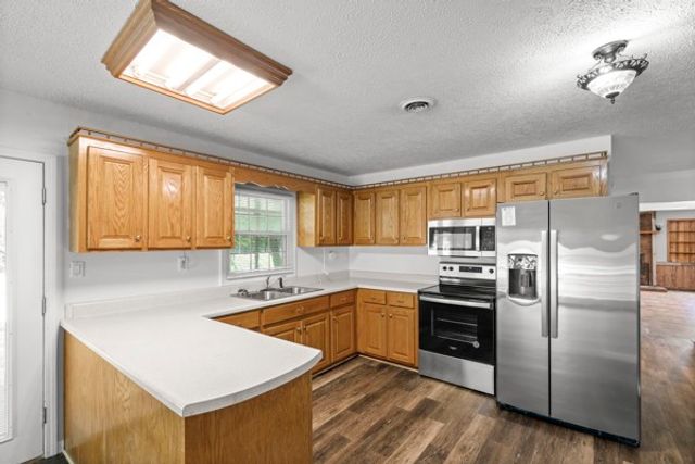 1110 King Rd, Centerville, TN 37033