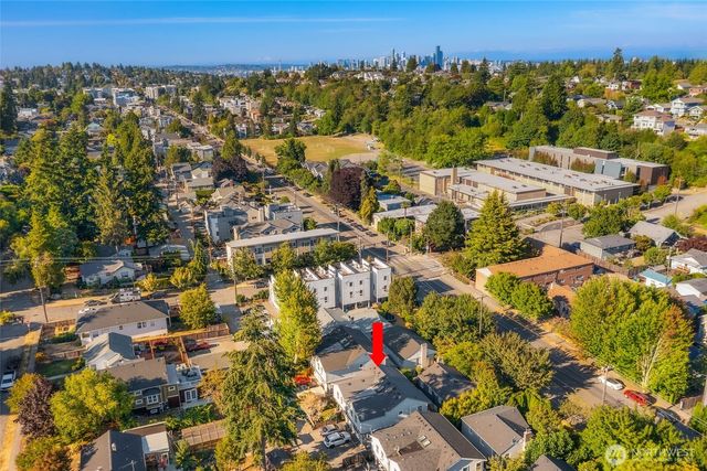 5615 Fauntleroy Way SW, Seattle, WA 98136