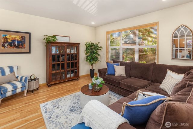 5615 Fauntleroy Way SW, Seattle, WA 98136