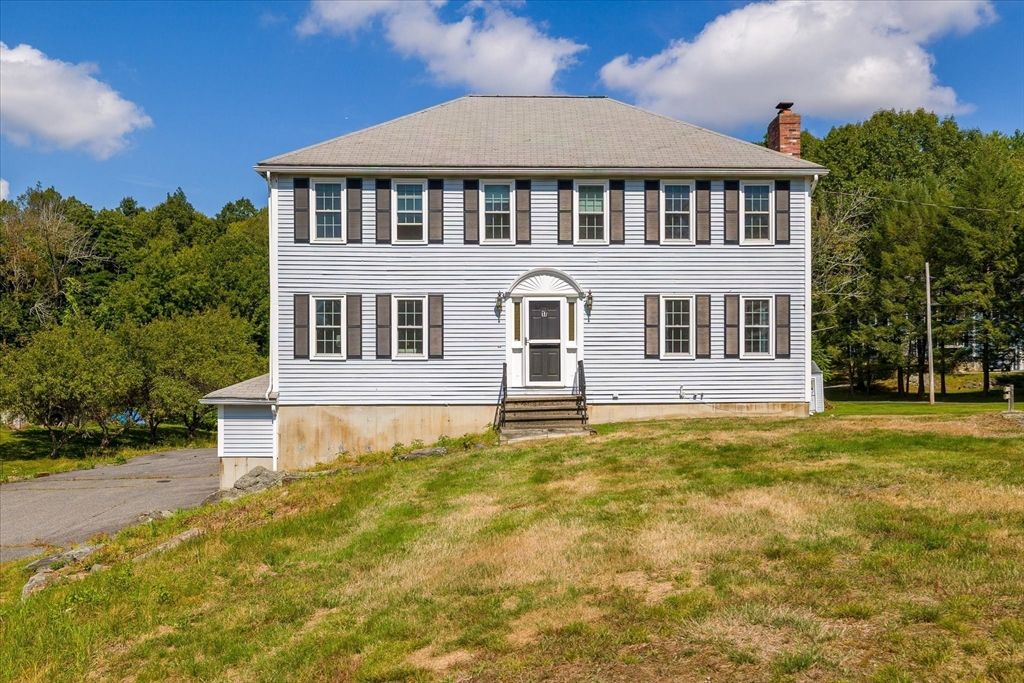 17 Taft Rd, Sterling, MA 01564