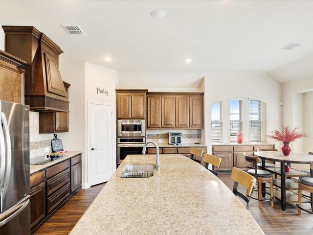 1919 Bellflower Drive, Glenn Heights, TX 75154