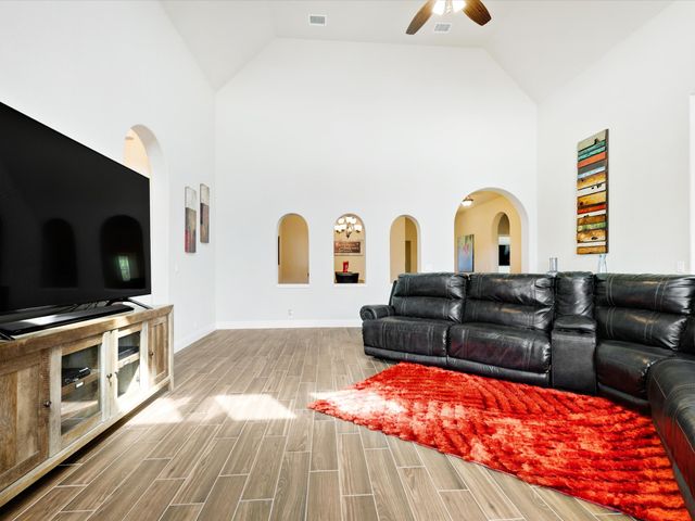 1919 Bellflower Drive, Glenn Heights, TX 75154