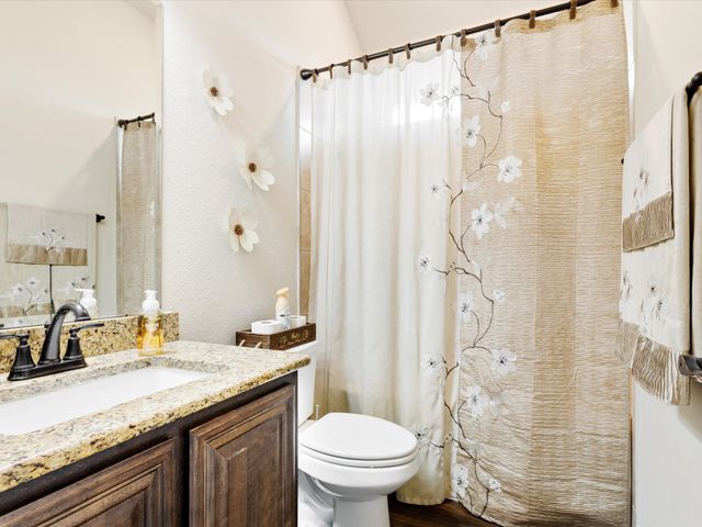 1919 Bellflower Drive, Glenn Heights, TX 75154