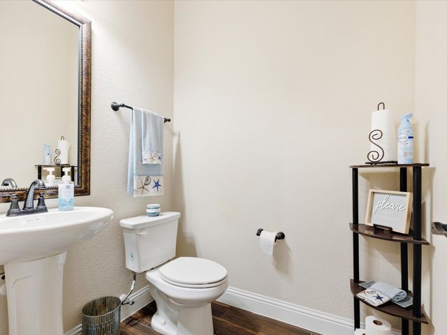 1919 Bellflower Drive, Glenn Heights, TX 75154