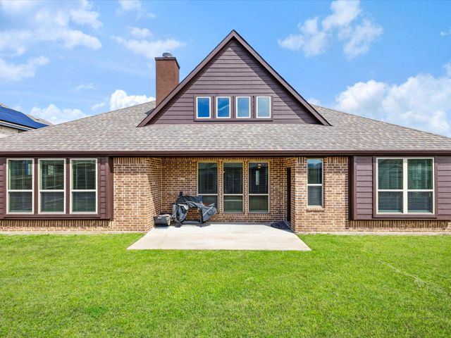 1919 Bellflower Drive, Glenn Heights, TX 75154