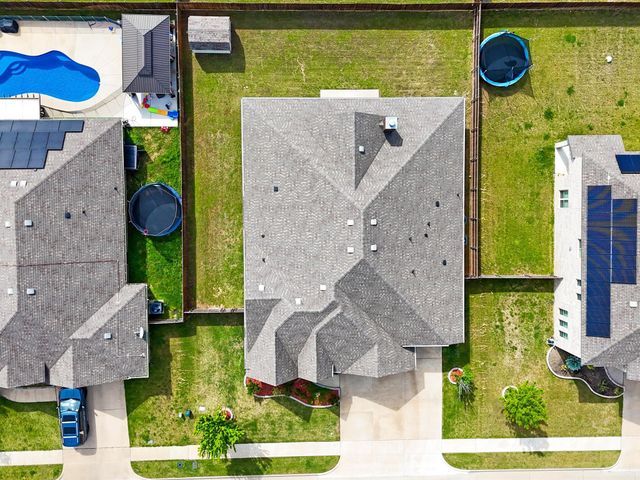 1919 Bellflower Drive, Glenn Heights, TX 75154