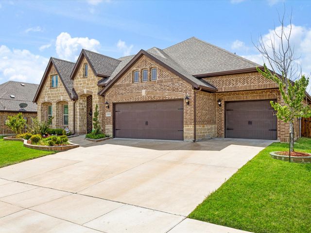 1919 Bellflower Drive, Glenn Heights, TX 75154