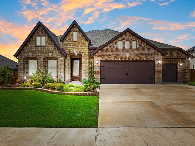 1919 Bellflower Drive, Glenn Heights, TX 75154
