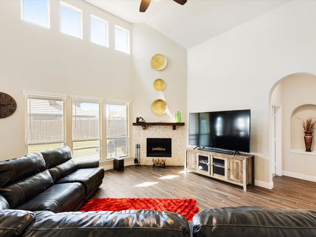 1919 Bellflower Drive, Glenn Heights, TX 75154