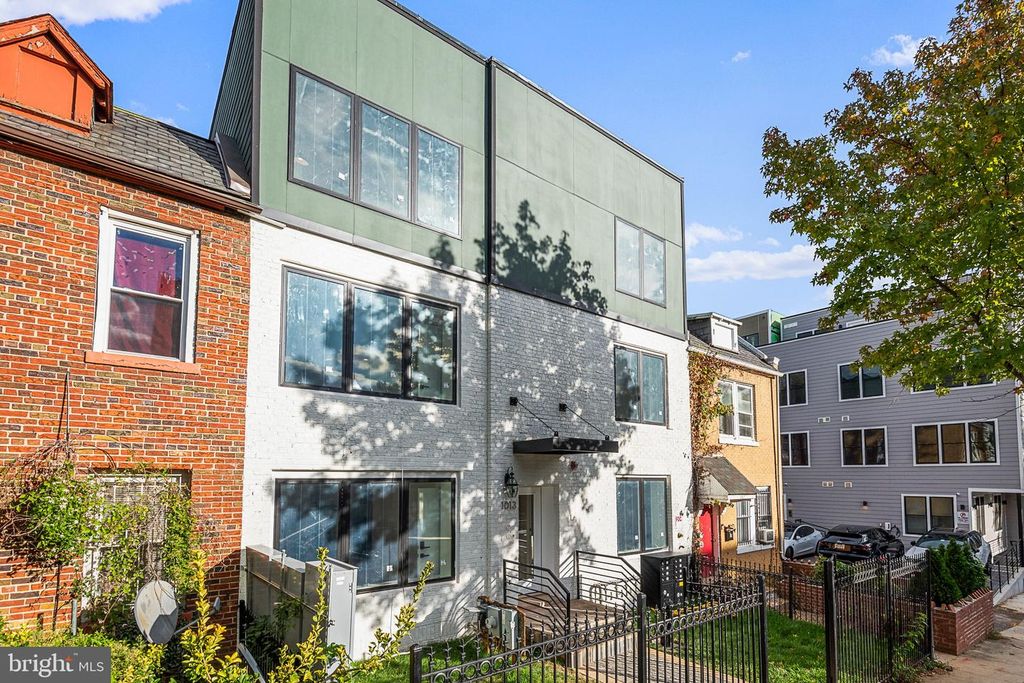 1013 17TH PL NE #8, Washington, DC 20002
