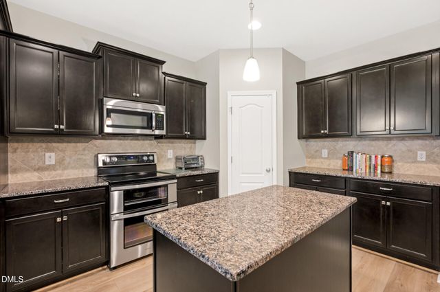 83 Sunbury Court, Zebulon, NC 27597