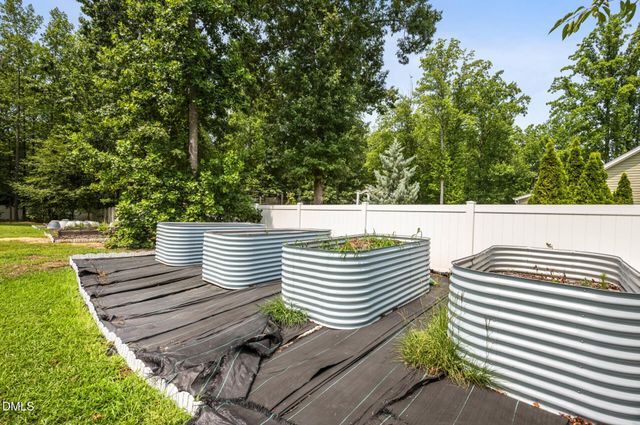 83 Sunbury Court, Zebulon, NC 27597