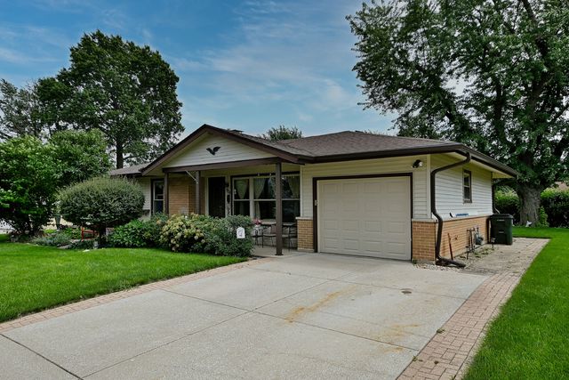 1157 Elmwood Lane, Elk Grove Village, IL 60007