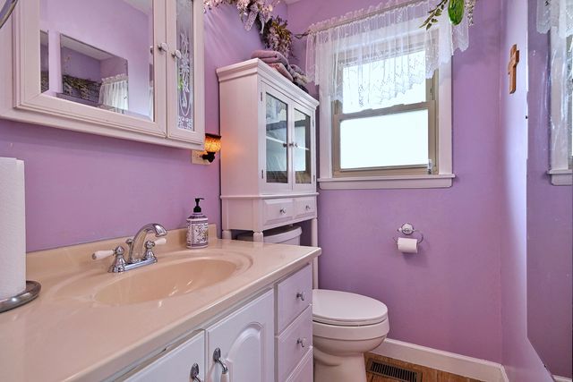 1157 Elmwood Lane, Elk Grove Village, IL 60007