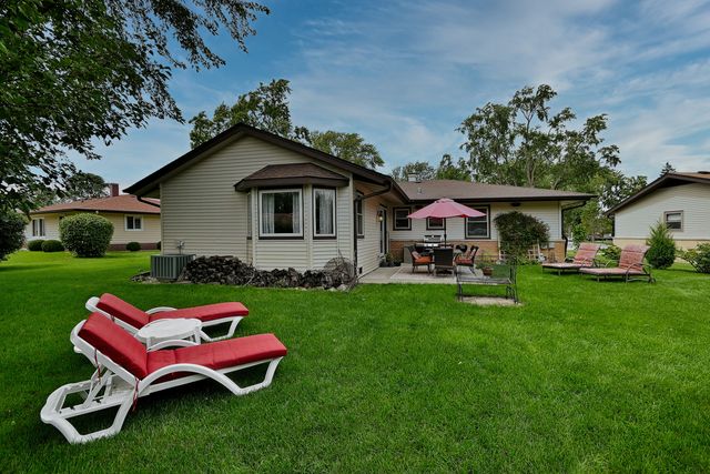 1157 Elmwood Lane, Elk Grove Village, IL 60007
