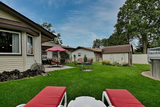 1157 Elmwood Lane, Elk Grove Village, IL 60007