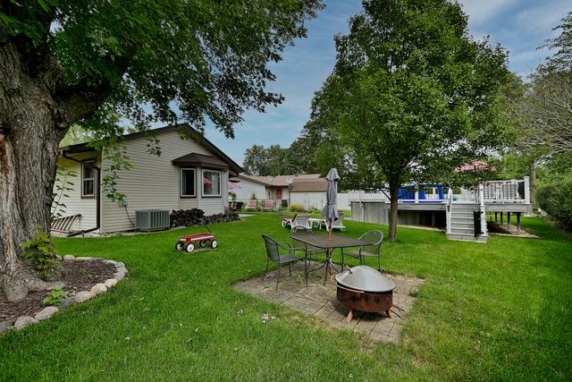 1157 Elmwood Lane, Elk Grove Village, IL 60007