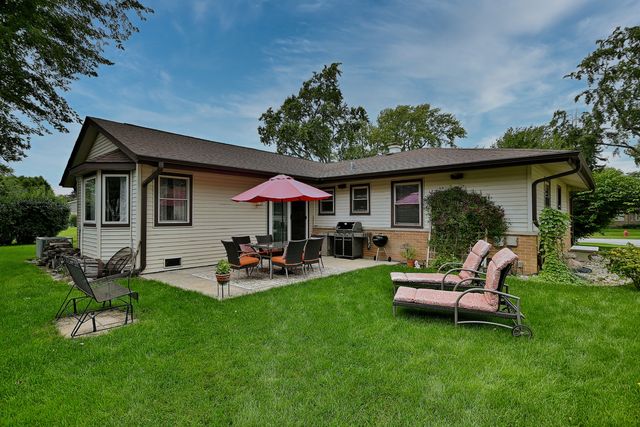 1157 Elmwood Lane, Elk Grove Village, IL 60007