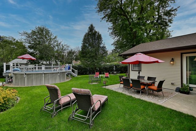 1157 Elmwood Lane, Elk Grove Village, IL 60007
