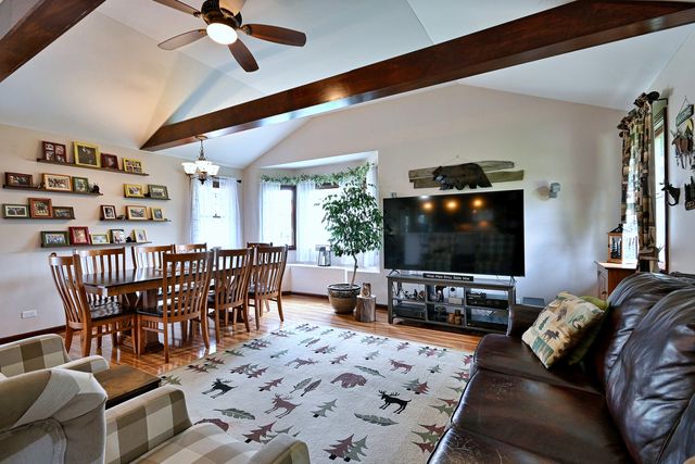1157 Elmwood Lane, Elk Grove Village, IL 60007
