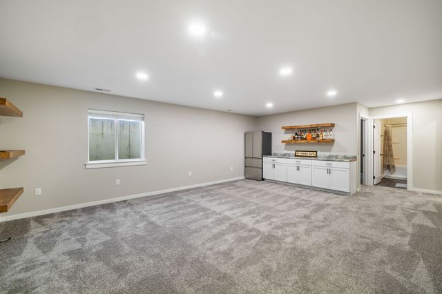 1005 Juniper Drive, Carlisle, IA 50047