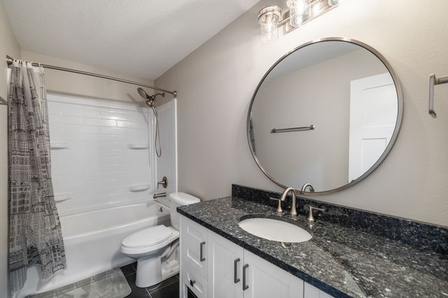 1005 Juniper Drive, Carlisle, IA 50047