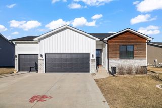 1005 Juniper Drive, Carlisle, IA 50047