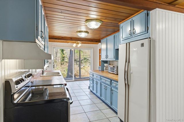 45 Eastwood Road, Miller Place, NY 11764