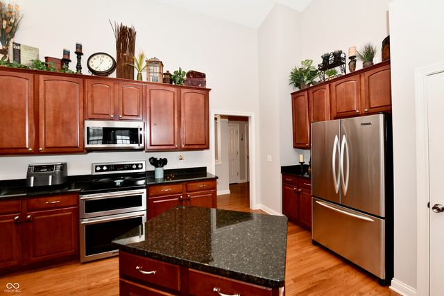 15462 Mission Hills Drive, Carmel, IN 46033