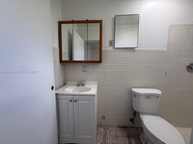 120 NE 7th St 2, Pompano Beach, FL 33060