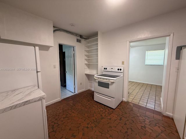 120 NE 7th St 2, Pompano Beach, FL 33060