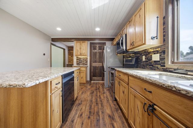 1426 23rd Street S, Fargo, ND 58103