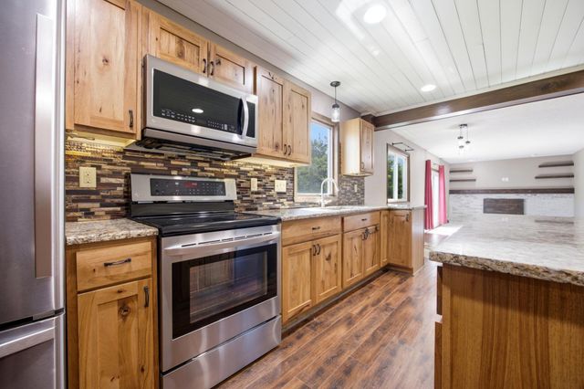 1426 23rd Street S, Fargo, ND 58103