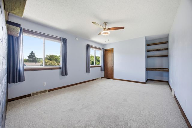 1426 23rd Street S, Fargo, ND 58103