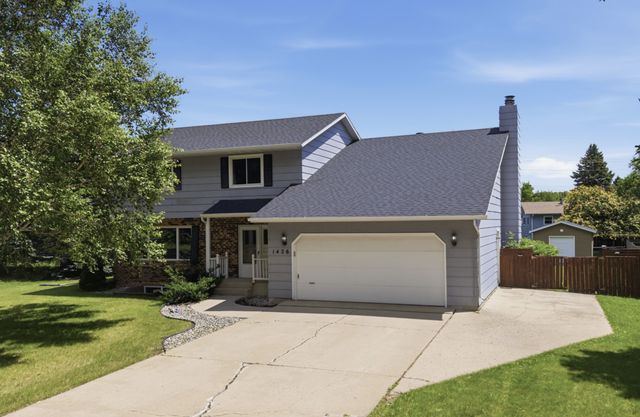 1426 23rd Street S, Fargo, ND 58103