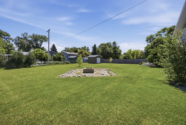 1426 23rd Street S, Fargo, ND 58103