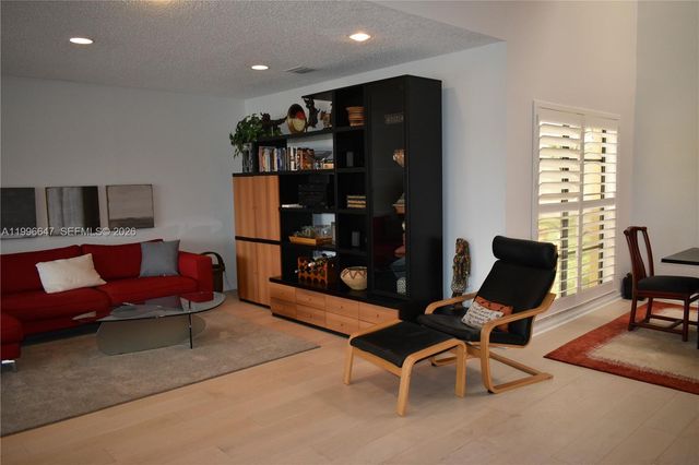 71 Eastgate Drive D, Boynton Beach, FL 33436