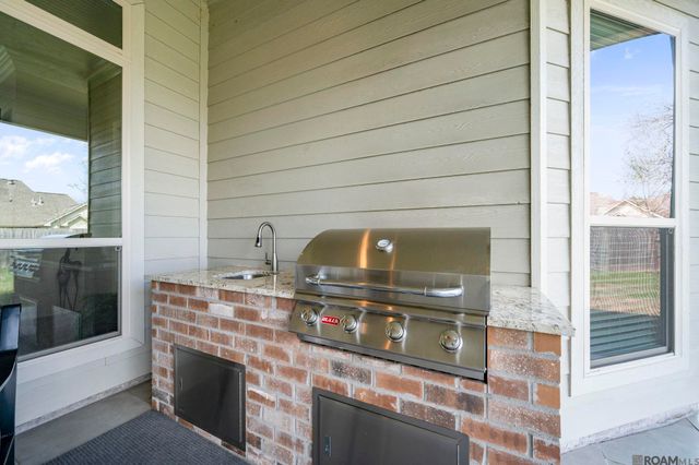 37520 Cypress Hollow Ave, Prairieville, LA 70737