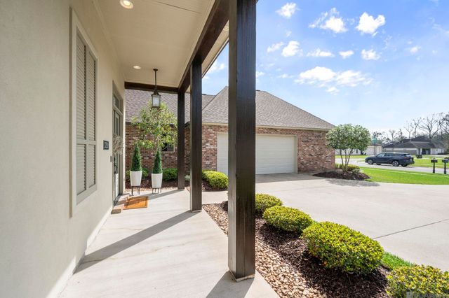 37520 Cypress Hollow Ave, Prairieville, LA 70737