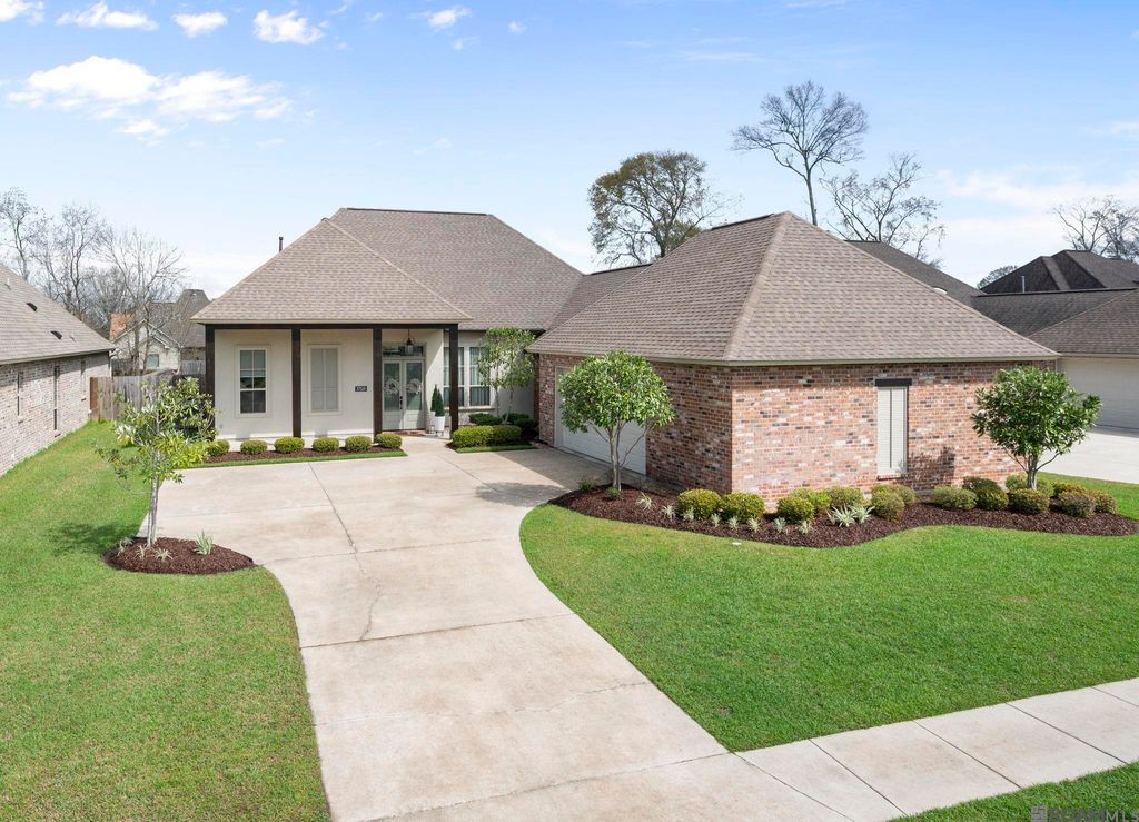 37520 Cypress Hollow Ave, Prairieville, LA 70737