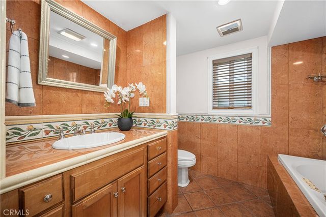 1920 McKinney Way 17A, Seal Beach, CA 90740